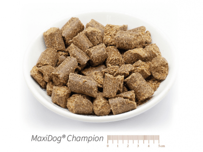 Karma produkowana jest w naturalny sposób, według najnowszej technologii. Zawiera probiotyk w postaci ściany komórkowej inaktywowanych drożdży (Saccharomyces cerevisiae) wspomagający zdrowie jelit i układ odpornościowy psa. Mieszane surowce są prasowane i osuszane na zimno przez co są kruche i łatwe do gryzienia nawet przez małe psy. Lekkostrawna karma jest dobrze przystosowana dla psów hodowlanych, z wolnego wybiegu oraz dla psów sportowych.