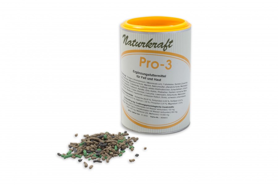 Pro-3 to mieszanka ziół, drożdży, pierwiastków śladowych i aminokwasów, specjalnie opracowana do eliminowania problemów ze skórą i sierścią.
